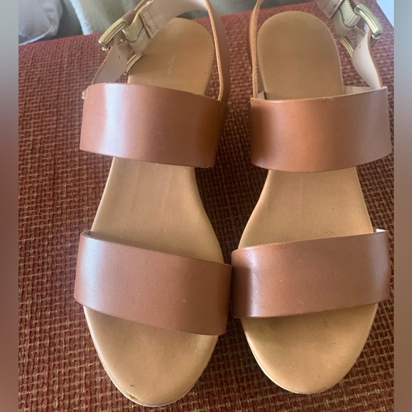 Platform sandals - Picture 2 of 4